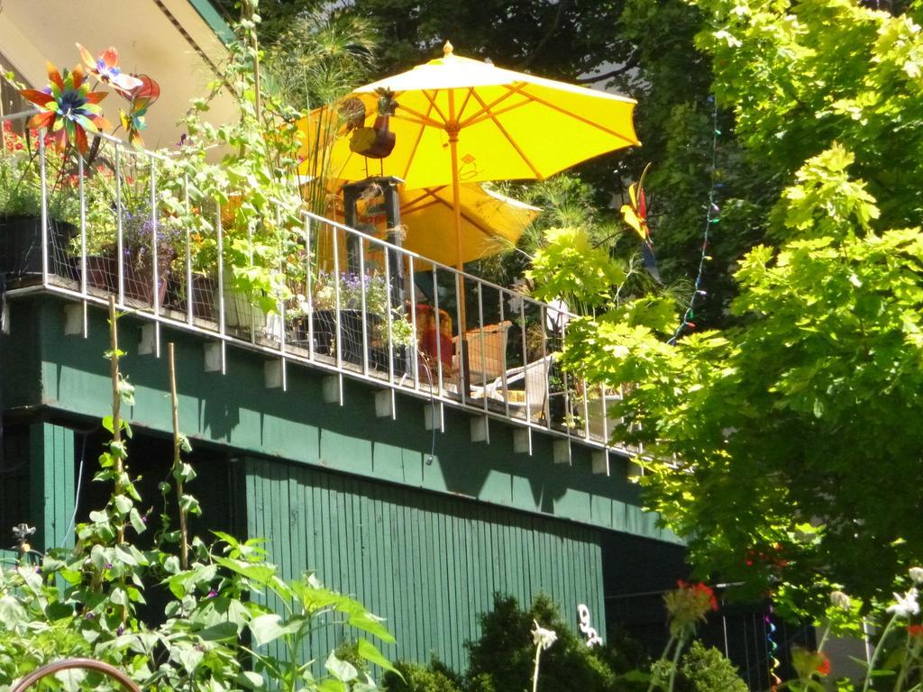 Ann Arbor Bed And Breakfast Exterior photo