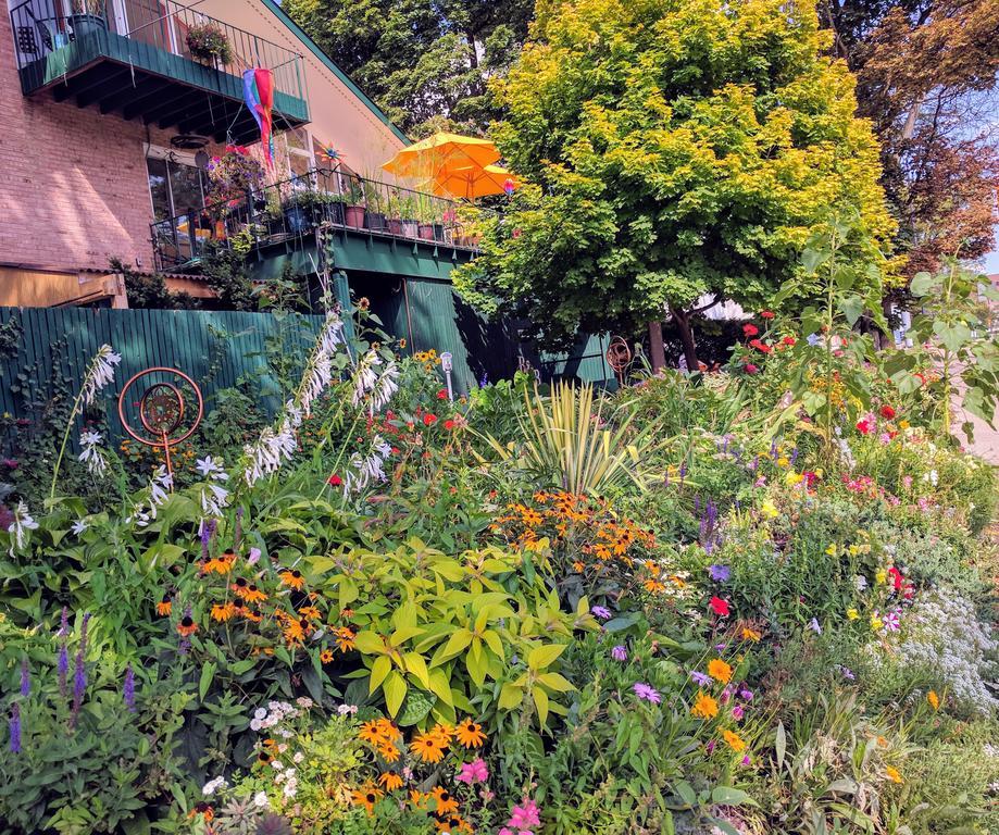 Ann Arbor Bed And Breakfast Exterior photo